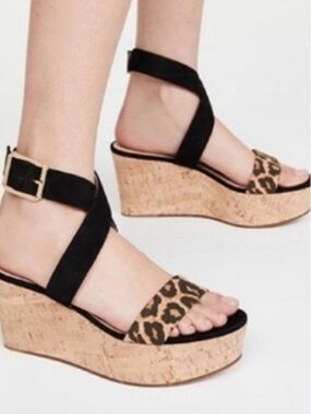 Veronica Beard Hurley Cross Ankle Strap Platform Wedge Animal Print Sandals 5.5